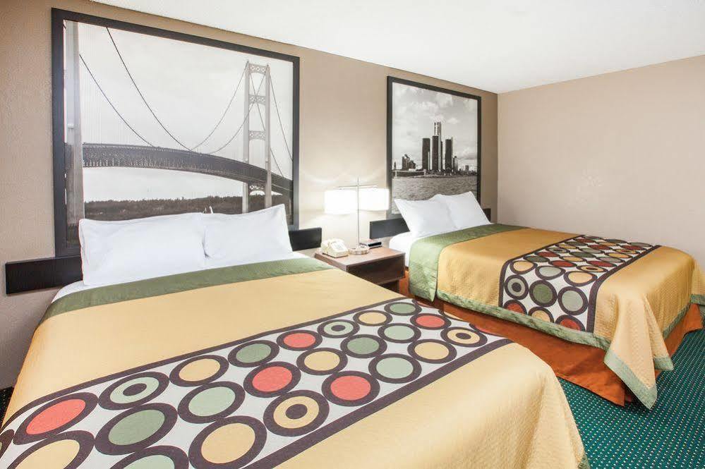 Super 8 By Wyndham Ionia Mi Otel Dış mekan fotoğraf